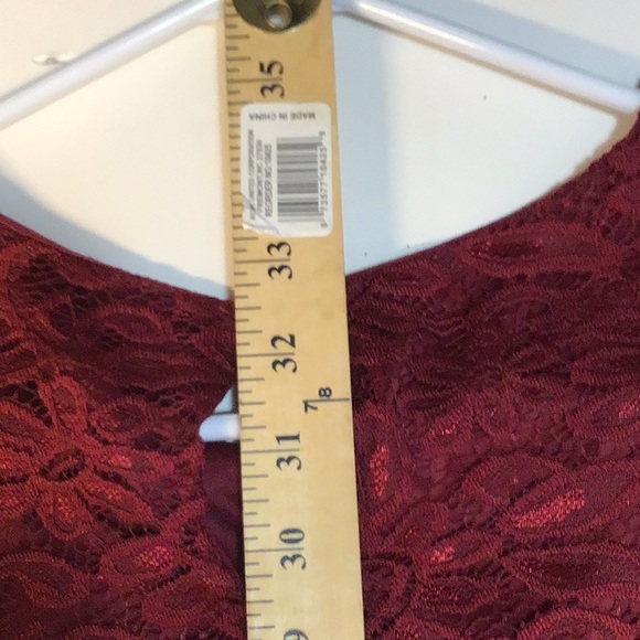 AS U WISH Medium lace fully lined dress. V - Picture 5 of 5